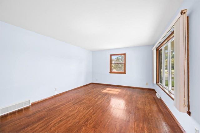 W148N8814 Jefferson AVENUE, Menomonee Falls, WI 53051