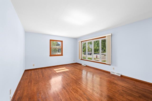 W148N8814 Jefferson AVENUE, Menomonee Falls, WI 53051