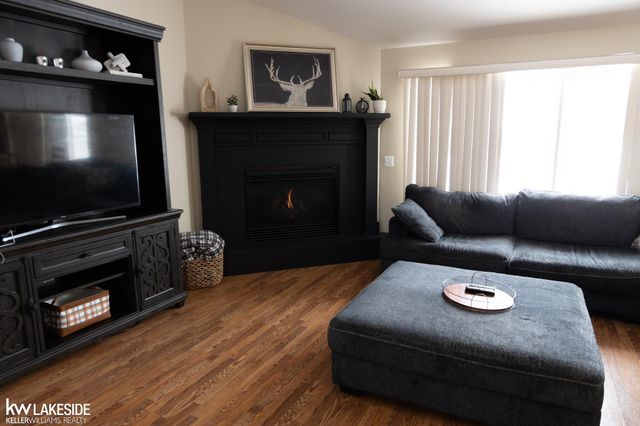 28508 Wales Drive, Chesterfield Twp, MI 48047