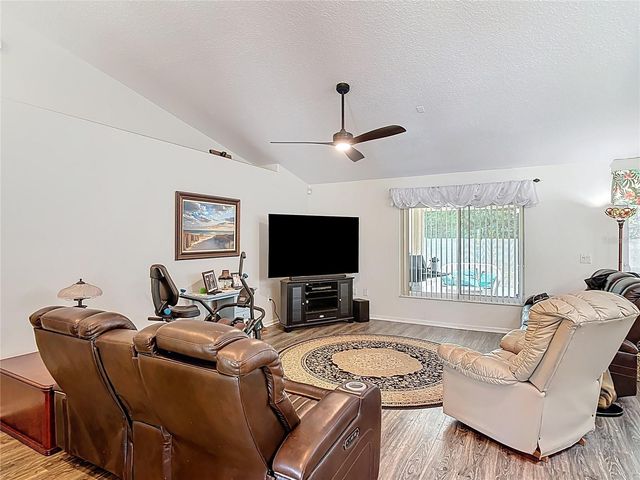 290 SHADYDALE COURT, Deltona, FL 32738