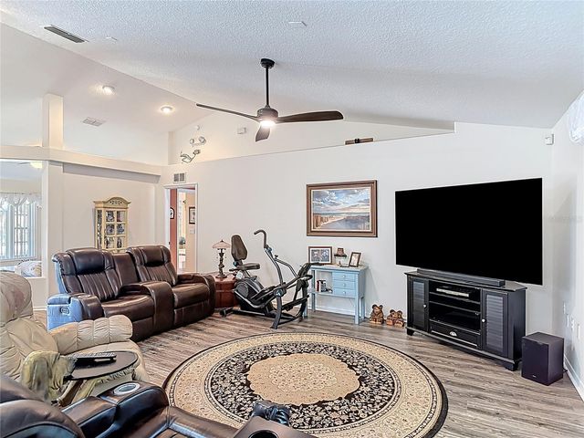 290 SHADYDALE COURT, Deltona, FL 32738
