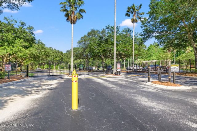 7701 TIMBERLIN PARK Boulevard, 826, Jacksonville, FL 32256