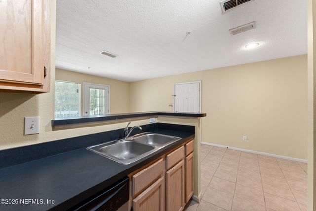 7701 TIMBERLIN PARK Boulevard, 826, Jacksonville, FL 32256
