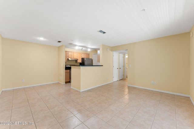7701 TIMBERLIN PARK Boulevard, 826, Jacksonville, FL 32256