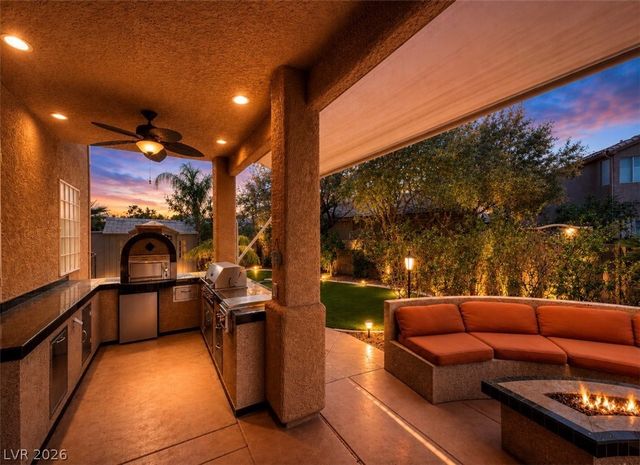 7470 Laughing Brook Court, Las Vegas, NV 89131