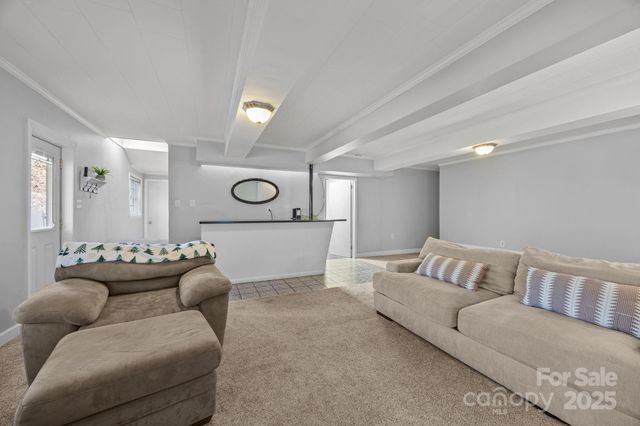 6621 Starcrest Drive, Charlotte, NC 28210