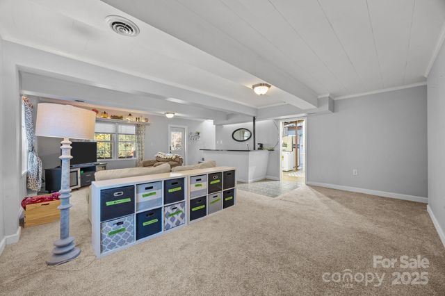 6621 Starcrest Drive, Charlotte, NC 28210