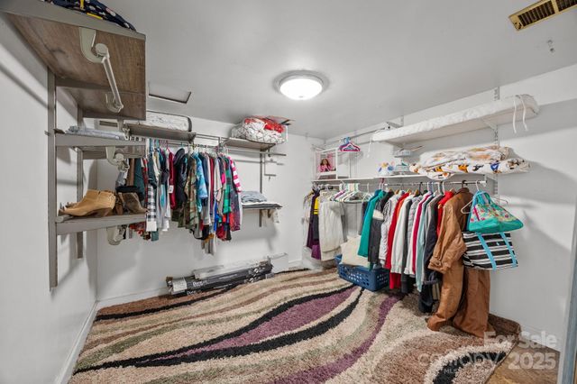 6621 Starcrest Drive, Charlotte, NC 28210