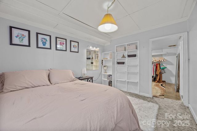 6621 Starcrest Drive, Charlotte, NC 28210