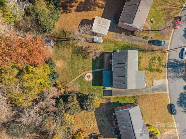 6621 Starcrest Drive, Charlotte, NC 28210