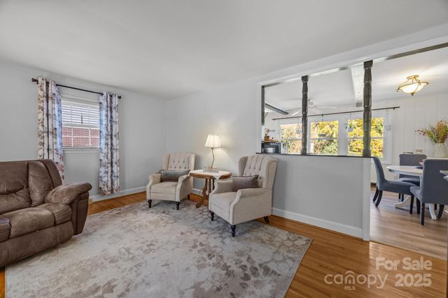 6621 Starcrest Drive, Charlotte, NC 28210