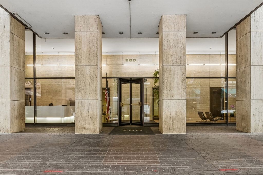 260 E CHESTNUT Street 2505, Chicago, IL 60611 — photo 2