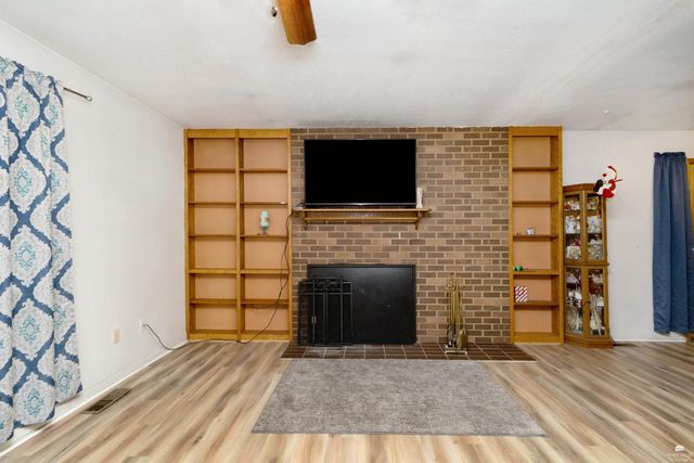 1105 Village Dr, Manhattan, KS 66503