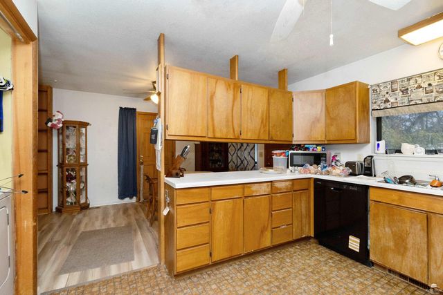 1105 Village Dr, Manhattan, KS 66503