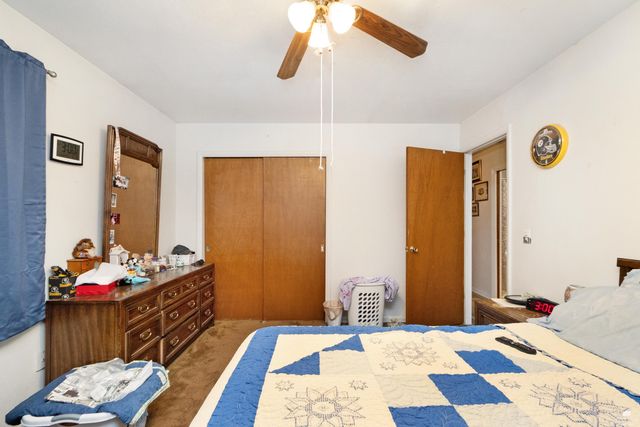 1105 Village Dr, Manhattan, KS 66503