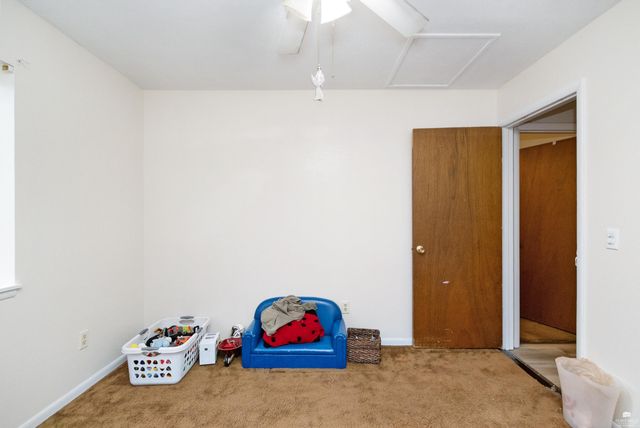 1105 Village Dr, Manhattan, KS 66503