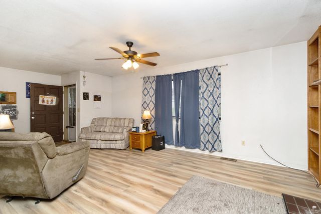 1105 Village Dr, Manhattan, KS 66503