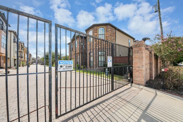 11045 Upland Forest Drive, Houston, TX 77043