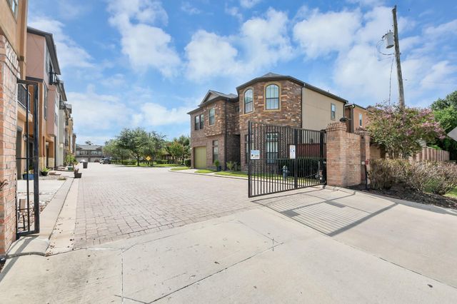 11045 Upland Forest Drive, Houston, TX 77043
