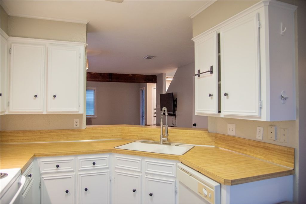 1328 Airline Drive, College Station, TX 77845 — photo 5