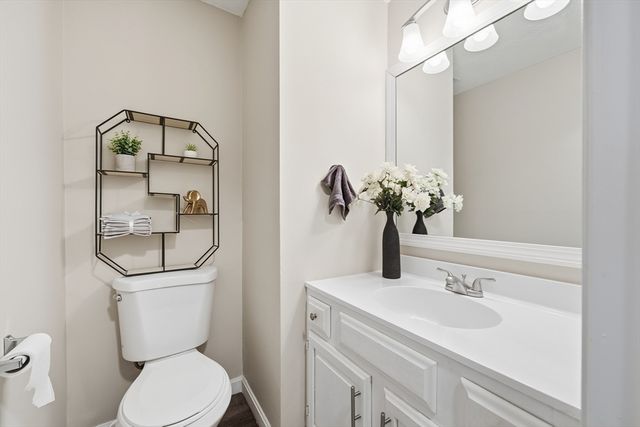 19 Thayer Pond Dr 3, Oxford, MA 01537