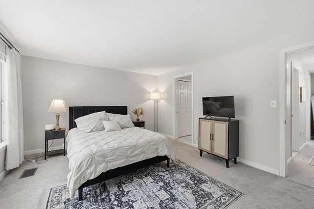 19 Thayer Pond Dr 3, Oxford, MA 01537