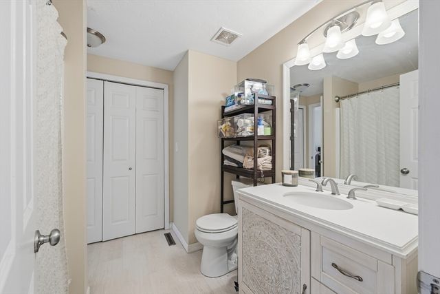 19 Thayer Pond Dr 3, Oxford, MA 01537