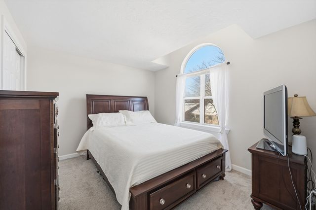 19 Thayer Pond Dr 3, Oxford, MA 01537