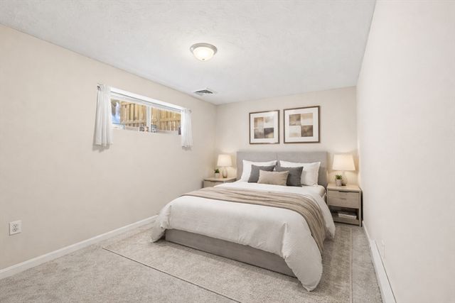 19 Thayer Pond Dr 3, Oxford, MA 01537