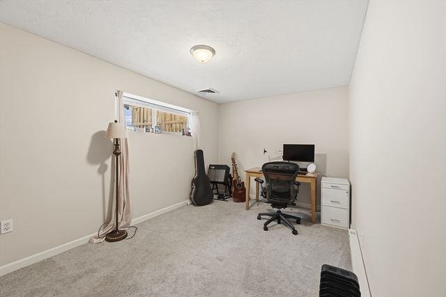 19 Thayer Pond Dr 3, Oxford, MA 01537