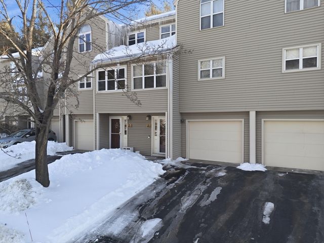 19 Thayer Pond Dr 3, Oxford, MA 01537