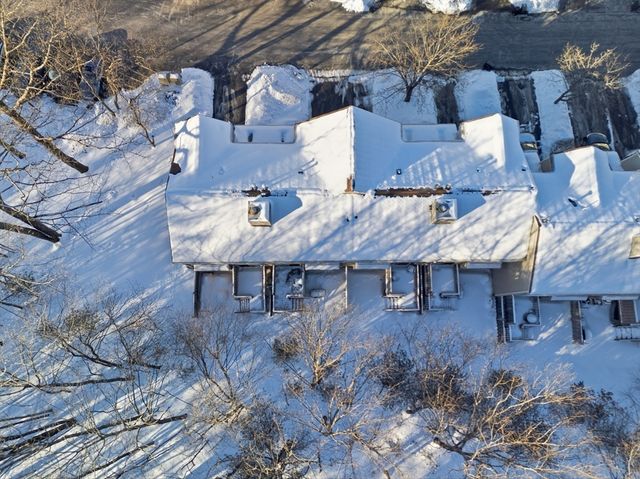 19 Thayer Pond Dr 3, Oxford, MA 01537