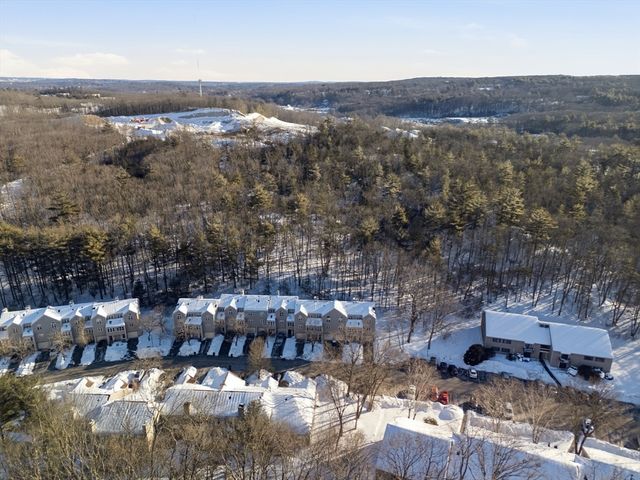 19 Thayer Pond Dr 3, Oxford, MA 01537