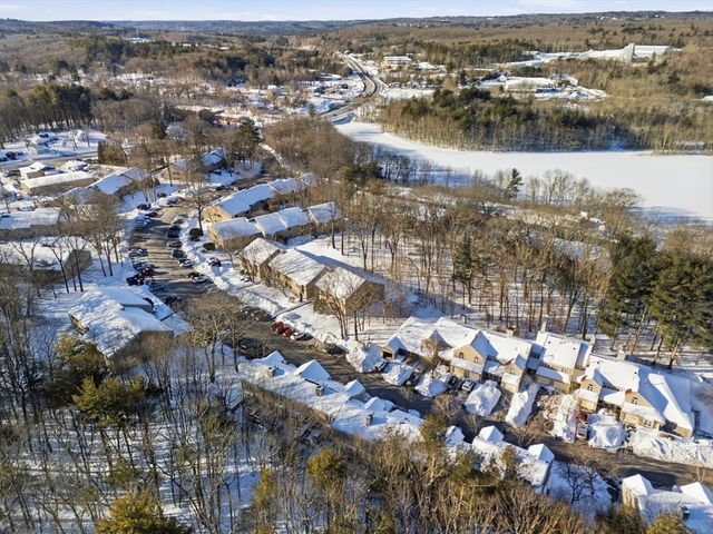 19 Thayer Pond Dr 3, Oxford, MA 01537