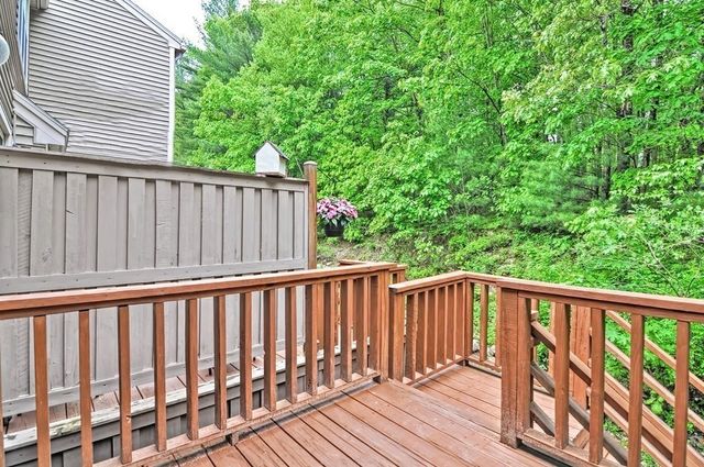 19 Thayer Pond Dr 3, Oxford, MA 01537