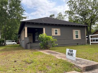 401 W Bluff Street, Woodville, TX 75979