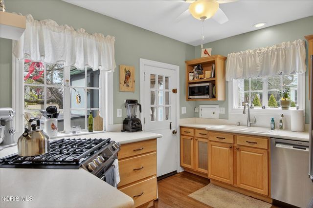 4104 Brookside Road, Ottawa Hills, OH 43606