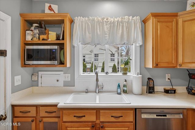 4104 Brookside Road, Ottawa Hills, OH 43606