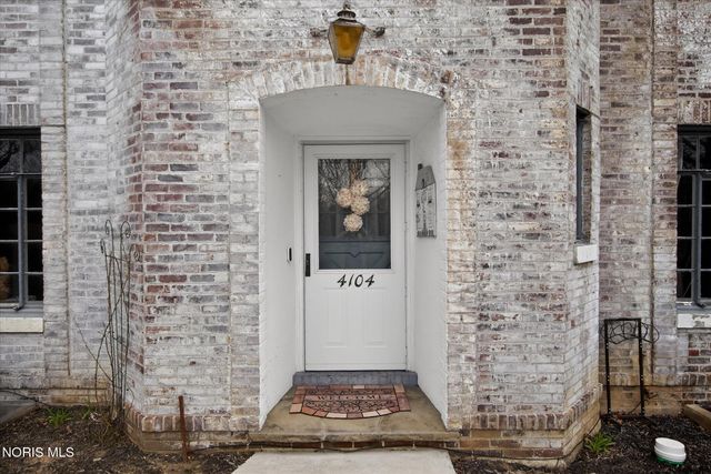 4104 Brookside Road, Ottawa Hills, OH 43606