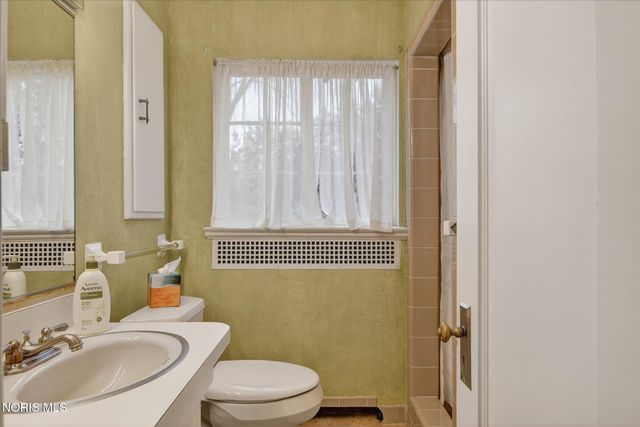 4104 Brookside Road, Ottawa Hills, OH 43606