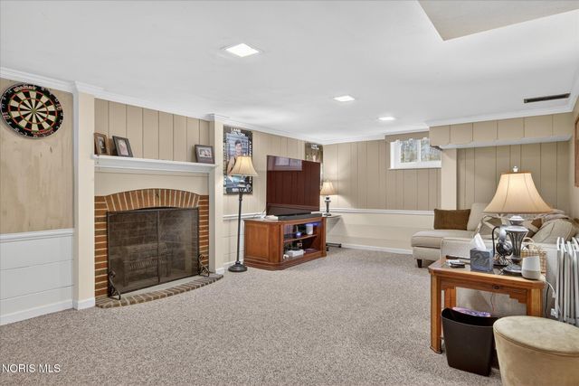 4104 Brookside Road, Ottawa Hills, OH 43606