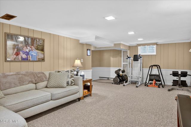 4104 Brookside Road, Ottawa Hills, OH 43606