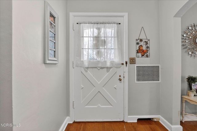 4104 Brookside Road, Ottawa Hills, OH 43606