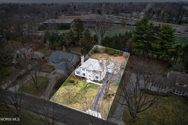 4104 Brookside Road, Ottawa Hills, OH 43606