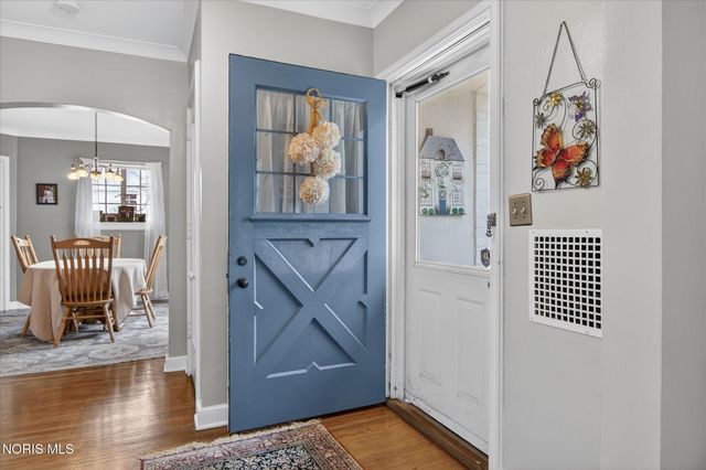 4104 Brookside Road, Ottawa Hills, OH 43606