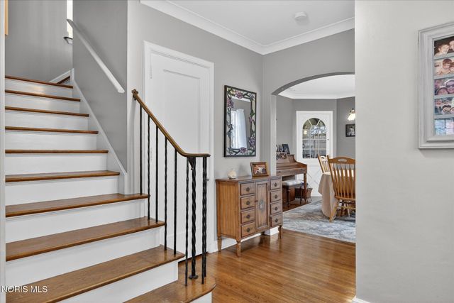 4104 Brookside Road, Ottawa Hills, OH 43606