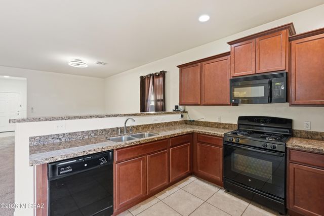 6737 S Cut Bow Drive, Tucson, AZ 85757