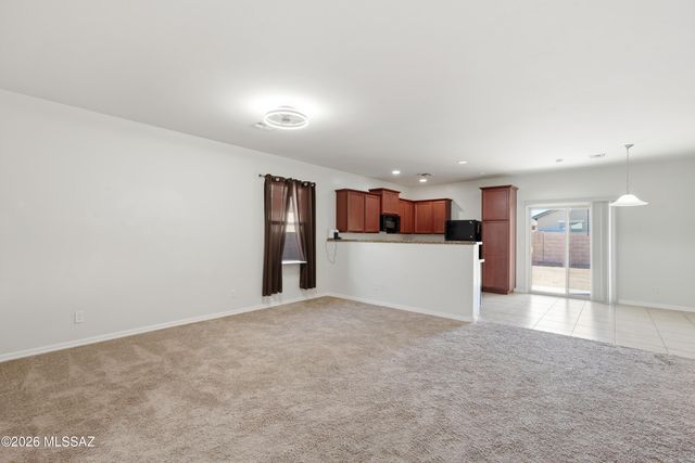 6737 S Cut Bow Drive, Tucson, AZ 85757