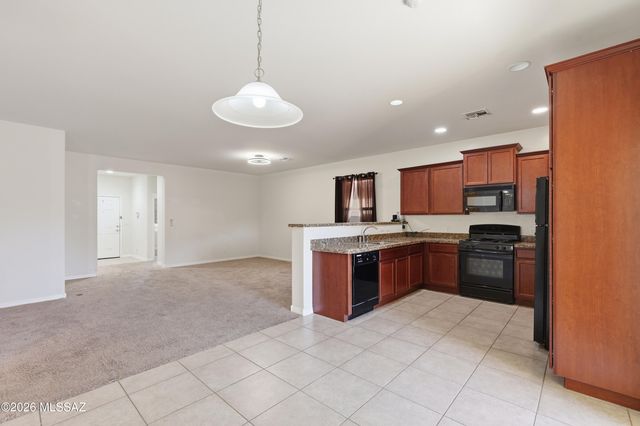 6737 S Cut Bow Drive, Tucson, AZ 85757