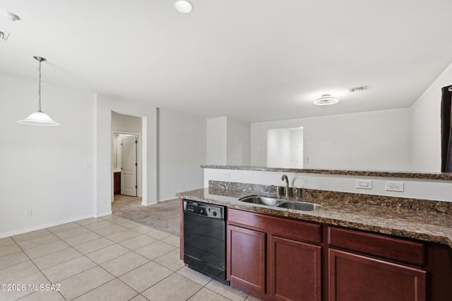 6737 S Cut Bow Drive, Tucson, AZ 85757